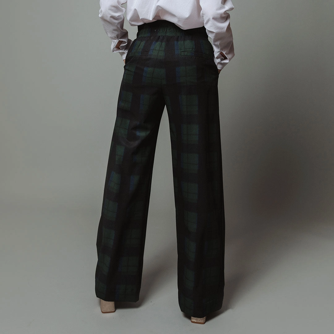 Audrey Trouser, Mistletoe