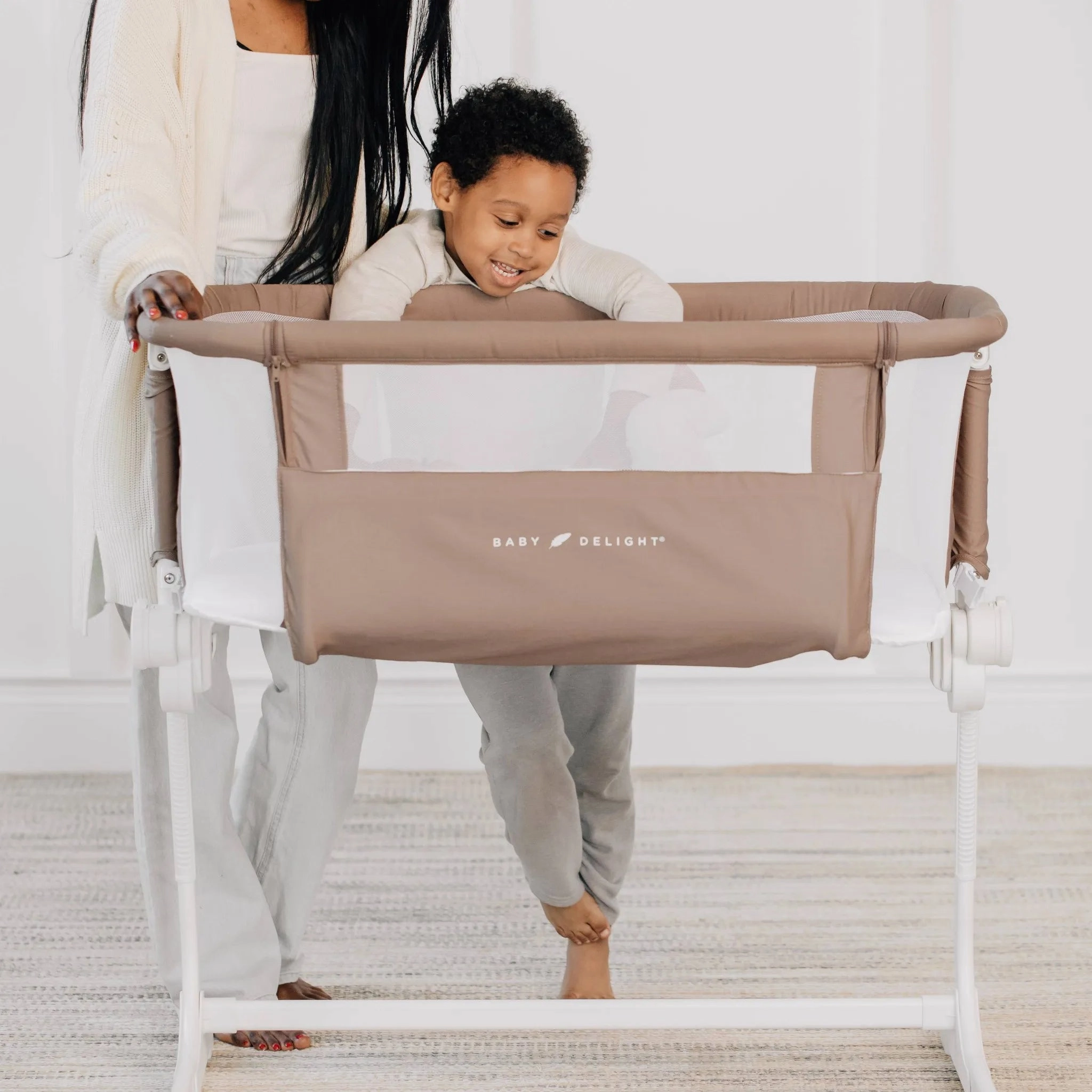 Baby Delight Beside Me Dreamer Organic Bassinet and Bedside Sleeper - Mocha