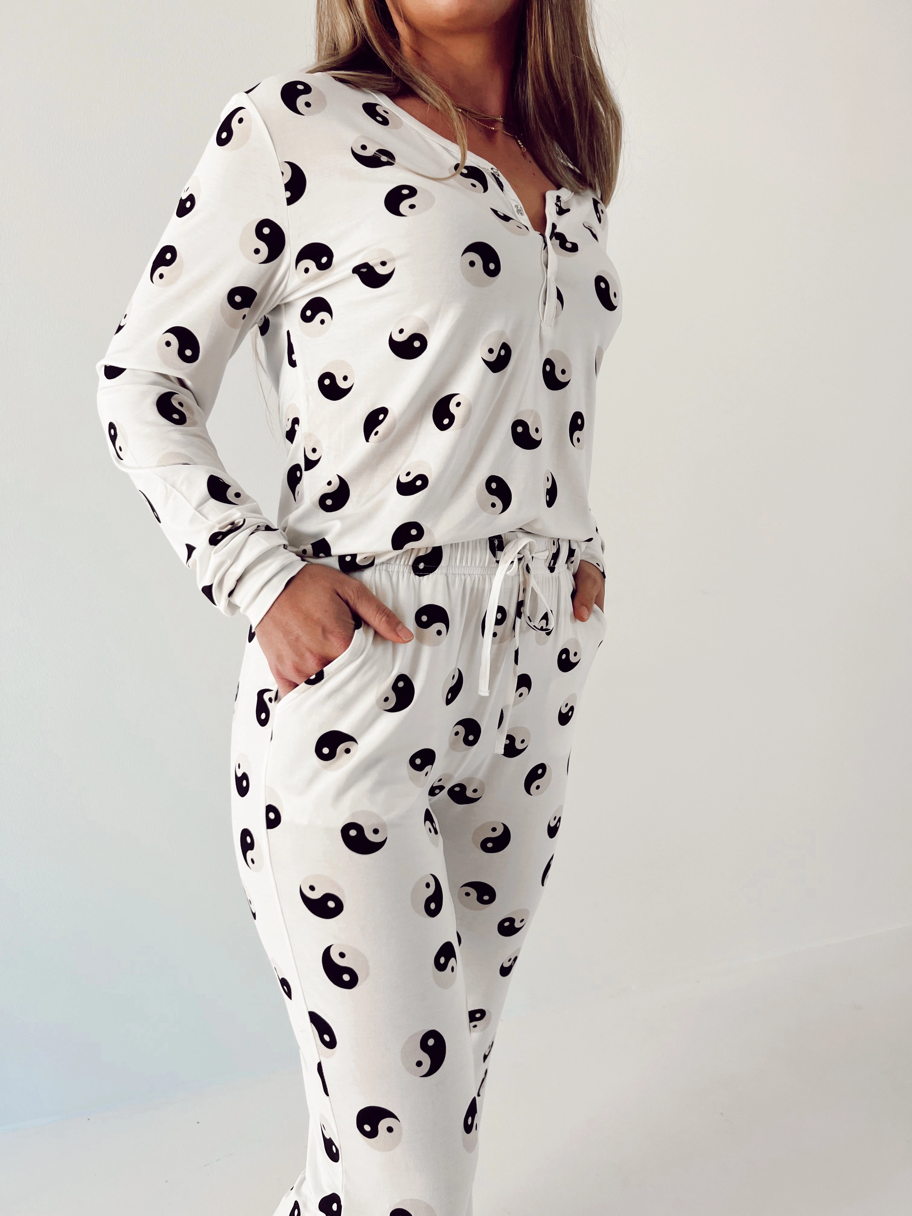 Black & White Yin Yang | Women's Bamboo Pajamas