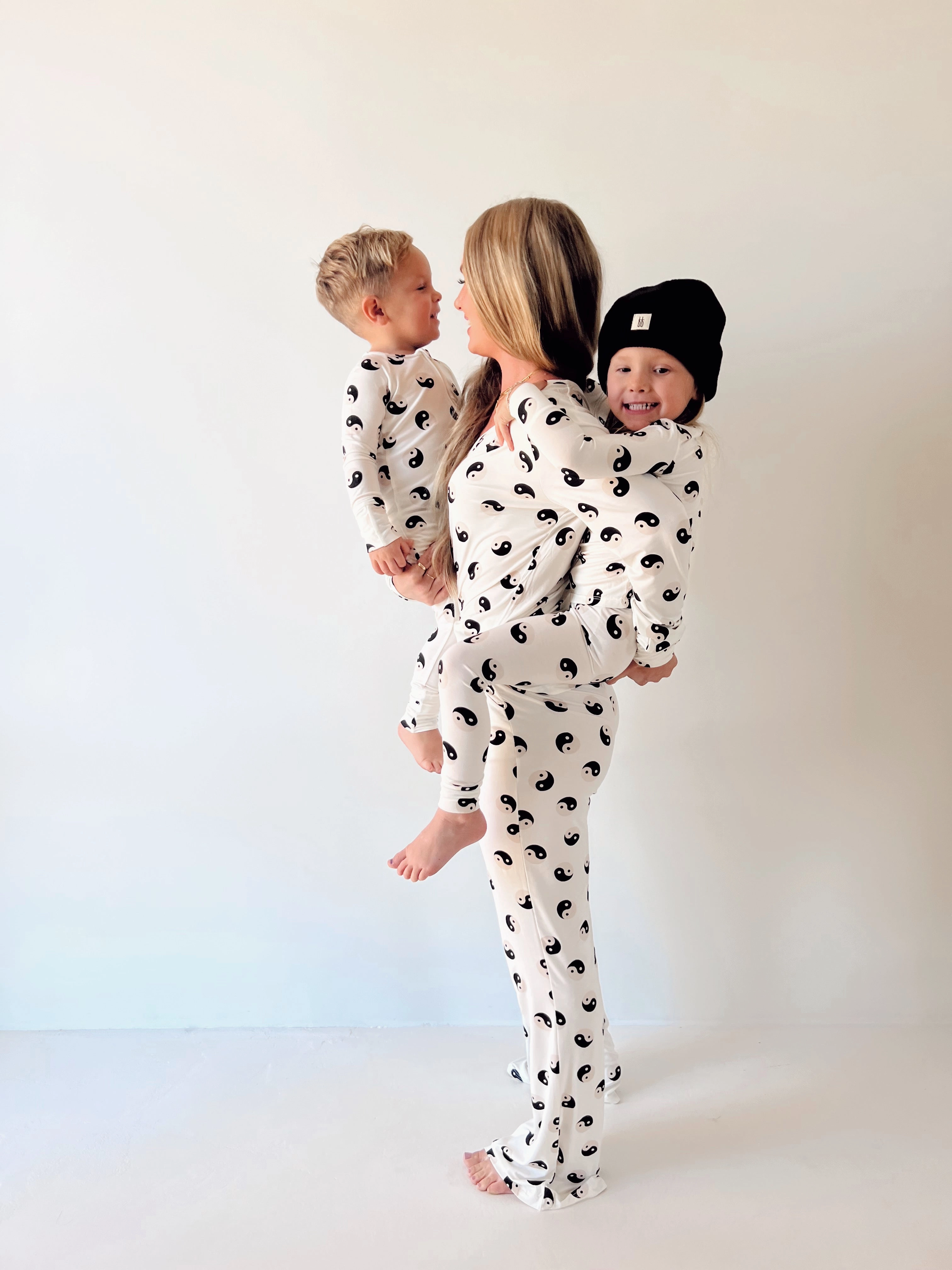Black & White Yin Yang | Women's Bamboo Pajamas