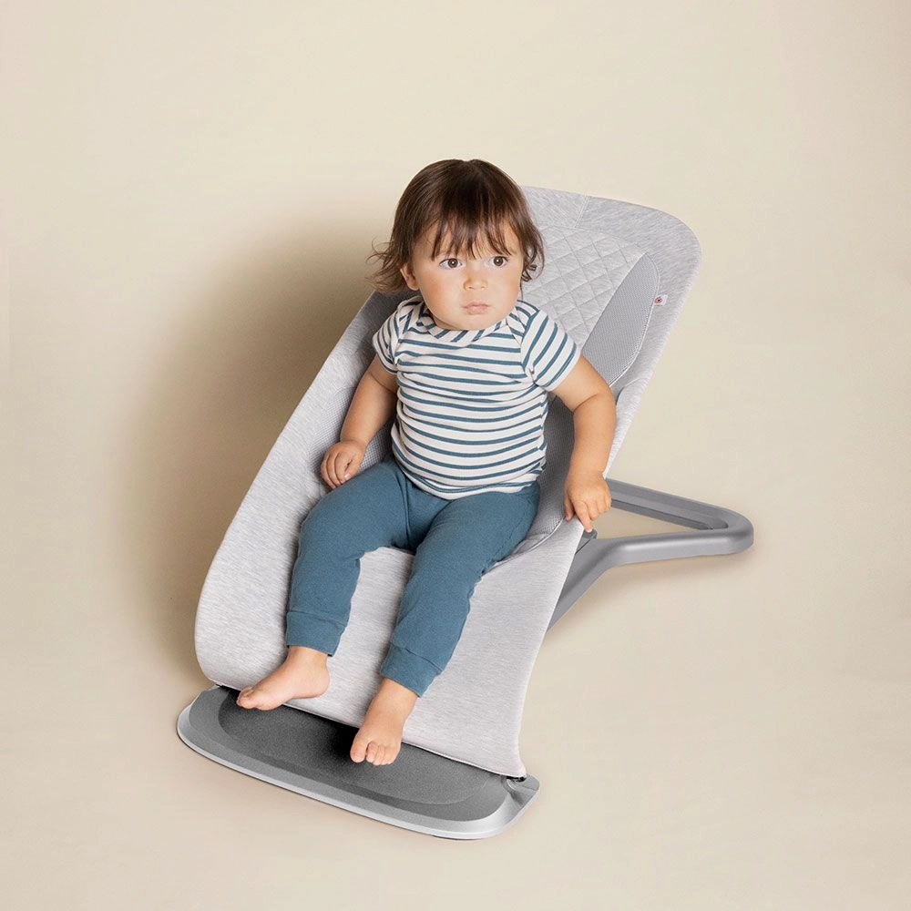 Ergobaby Omni Breeze Carrier   Evolve Bouncer Bundle