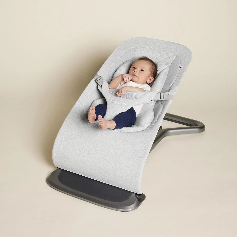 Ergobaby Omni Breeze Carrier   Evolve Bouncer Bundle