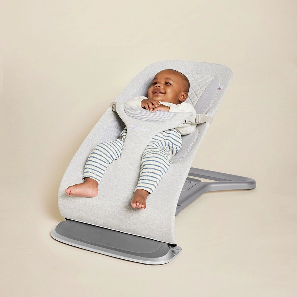 Ergobaby Omni Breeze Carrier   Evolve Bouncer Bundle