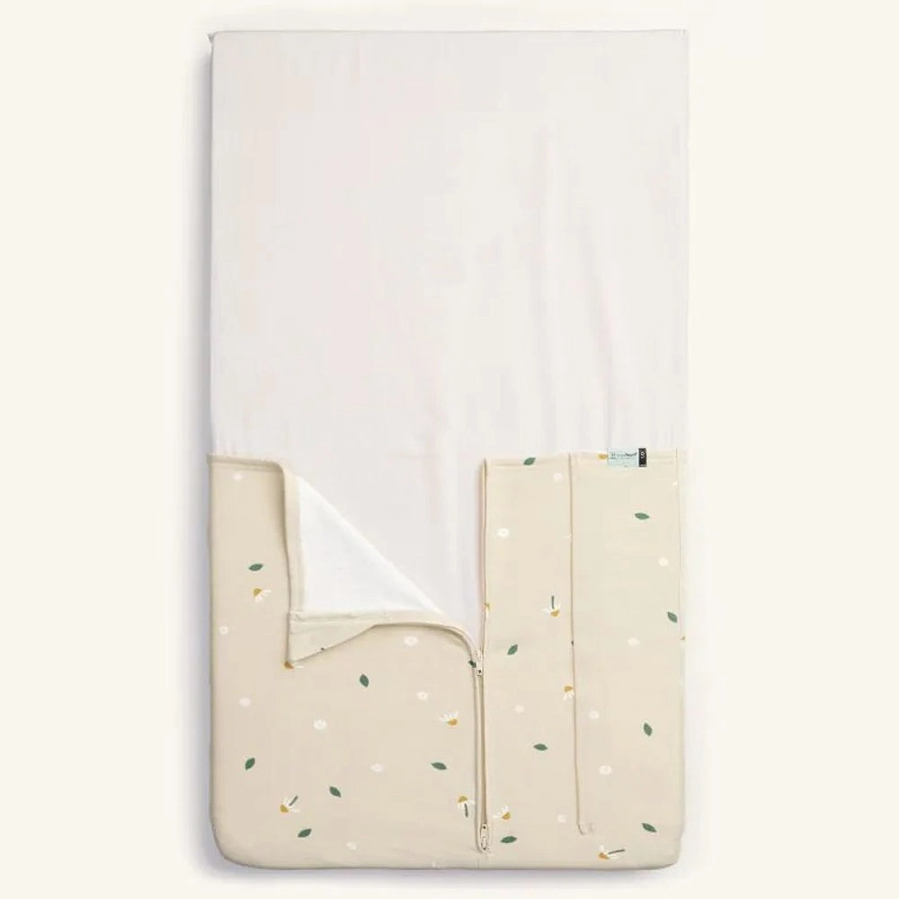 ErgoPouch Tuck Sheet Bedside Sleeper Daisy Sprinkle