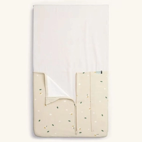 ErgoPouch Tuck Sheet Bedside Sleeper Daisy Sprinkle