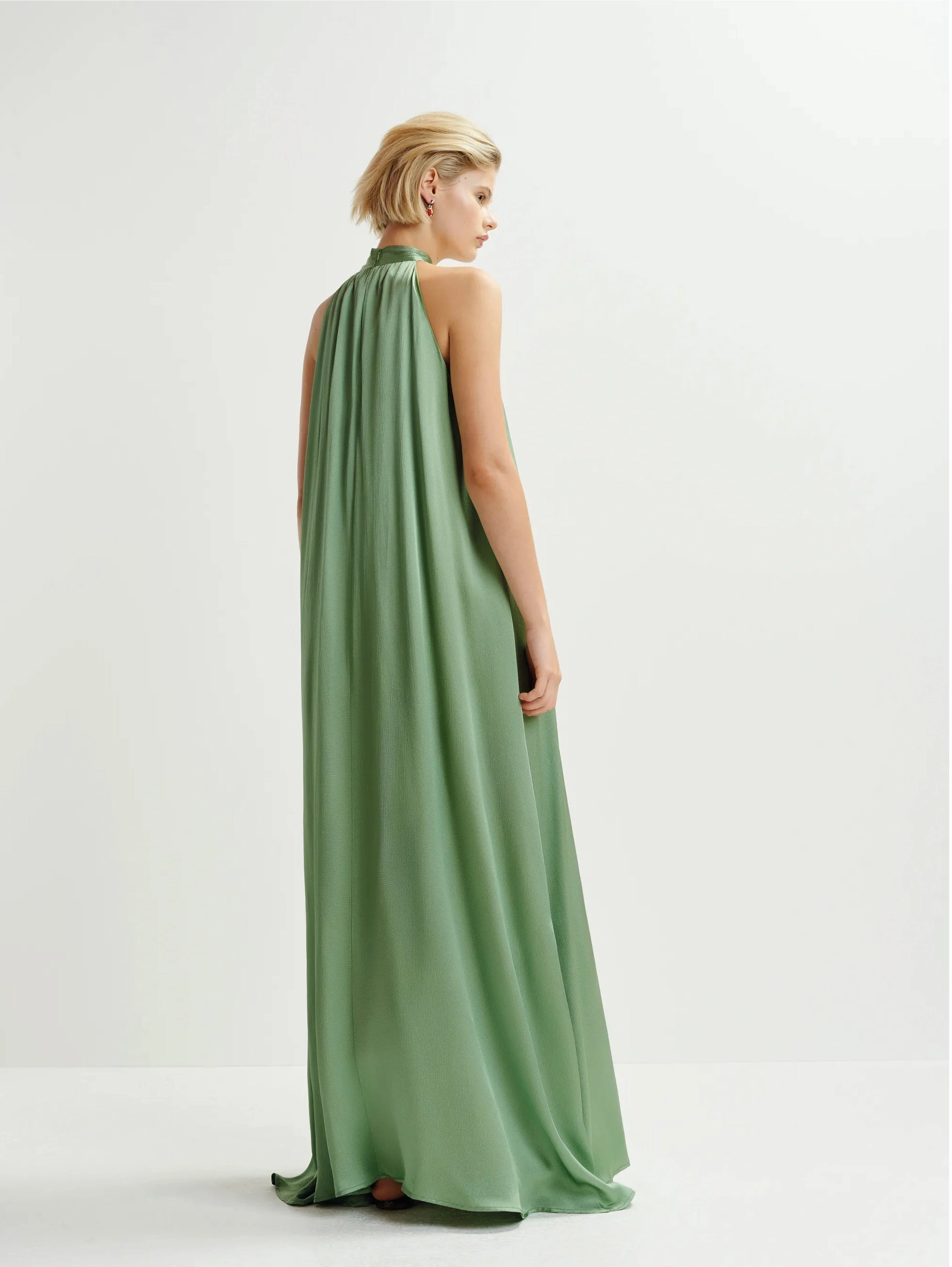 Long Dress with Green Knot