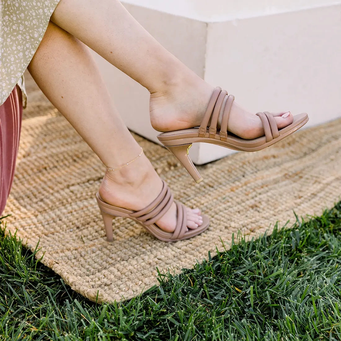 The Slide - Latte Vegan Leather Rope 3 Block